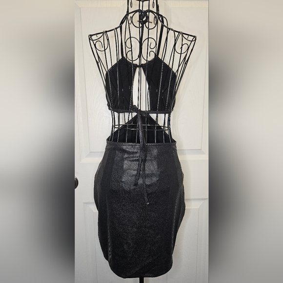 NWT Divided Halter Style Cocktail Dress - Picture 2 of 10